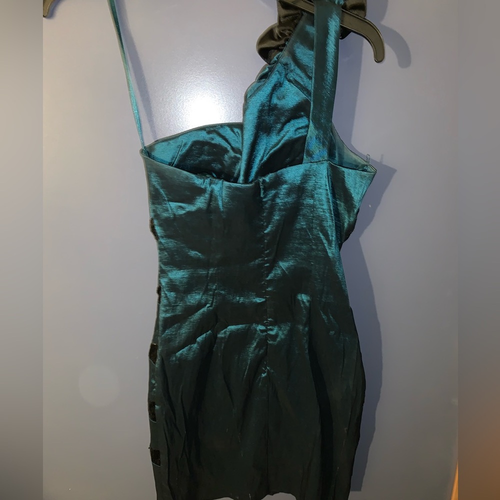 Dress - Picture 3 of 3